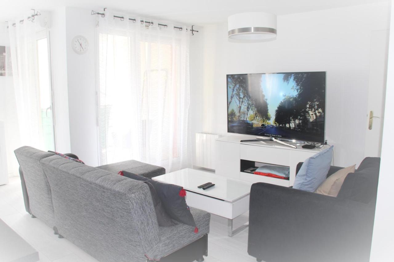 Logement Familial Tout Equipe Saint-Denis  Exterior foto